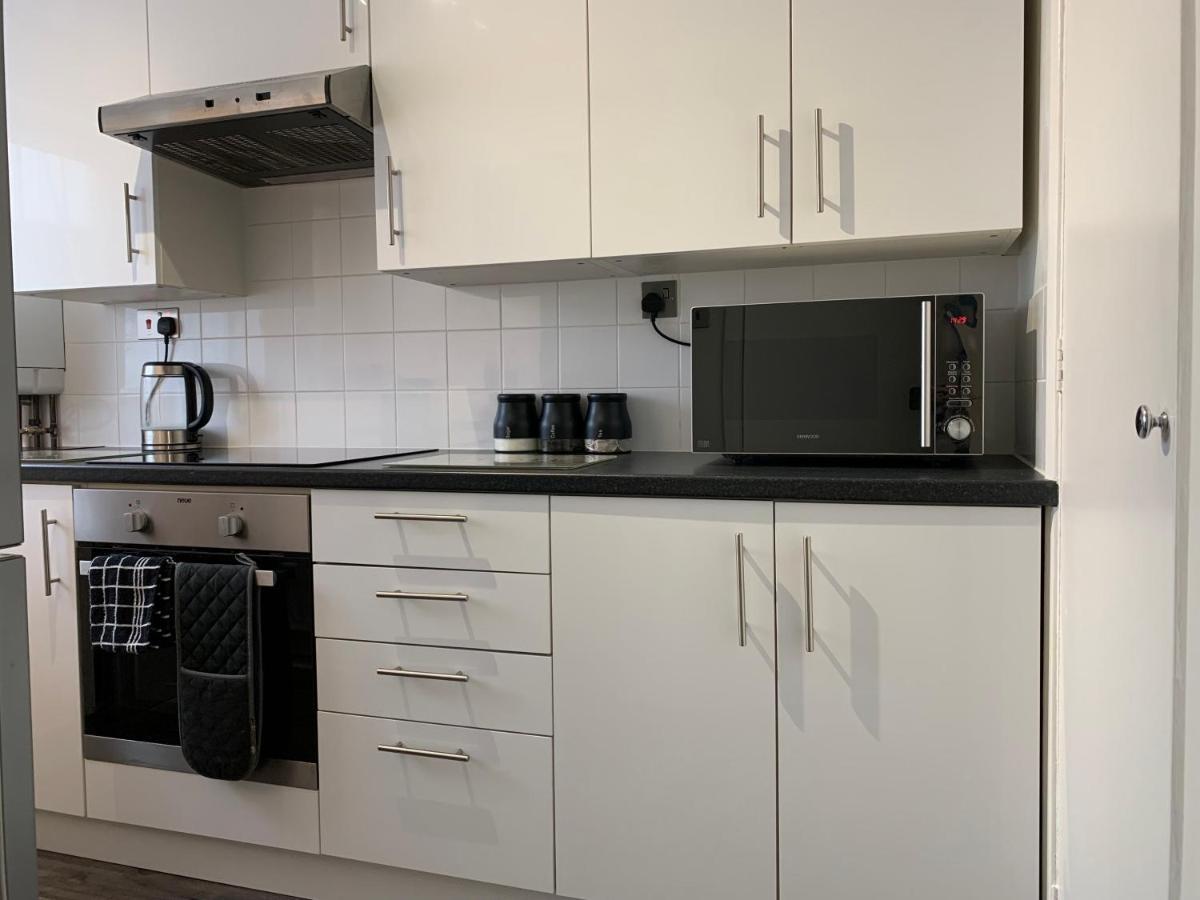 Modern Cosy Warm Home With Free Parking Τσέλμσφορντ Εξωτερικό φωτογραφία