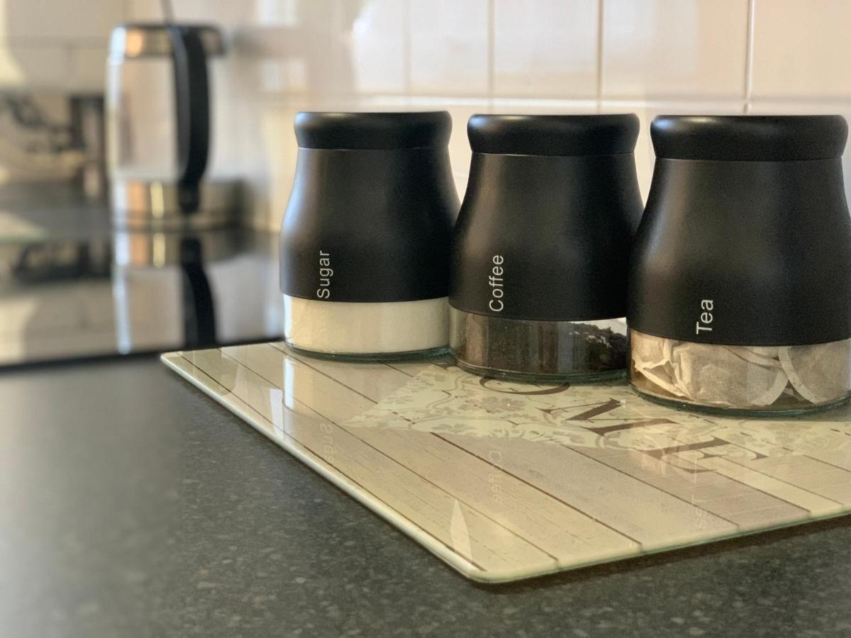 Modern Cosy Warm Home With Free Parking Τσέλμσφορντ Εξωτερικό φωτογραφία